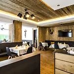 Garni Persutt Hotel 3*