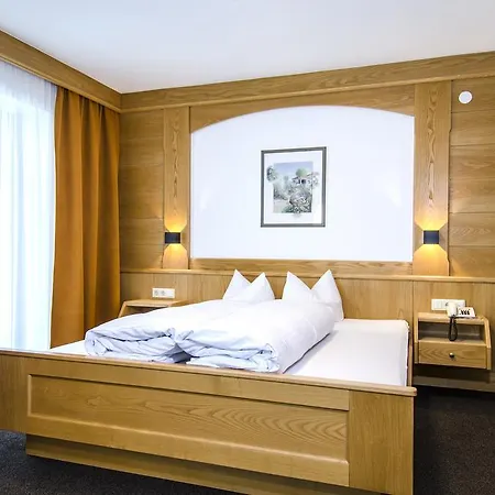 Garni Persutt 3* ايشجل