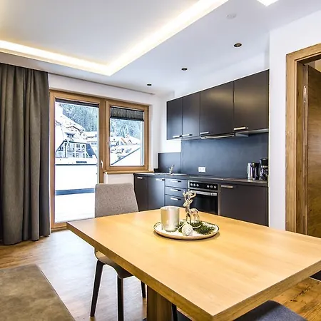 Garni Persutt Ξενοδοχείο 3*