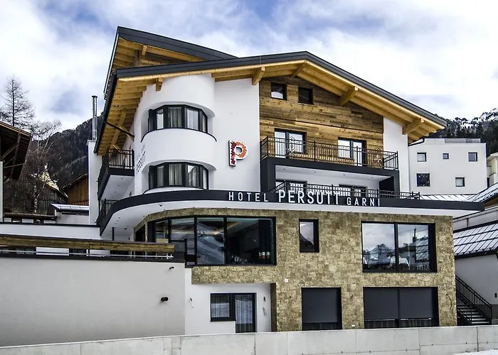 فندق Garni Persutt 3*