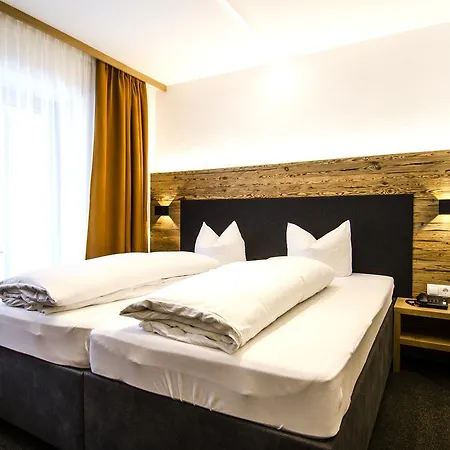 Garni Persutt Otel Ischgl