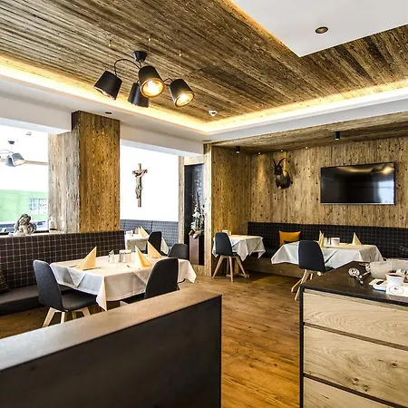 Garni Persutt Otel 3*