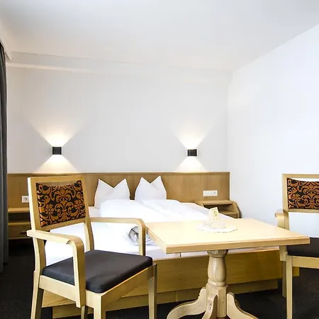 Garni Persutt Hotel 3*