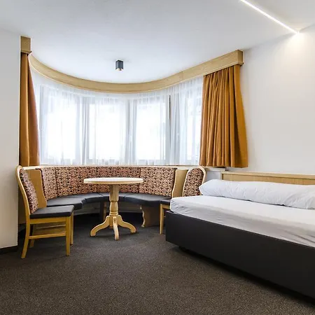 Hotel Garni Persutt