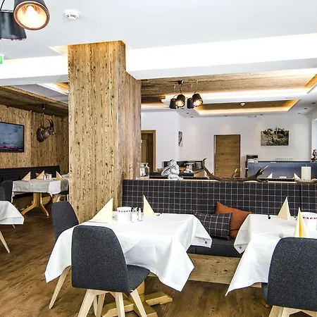 Hotel Garni Persutt Ischgl